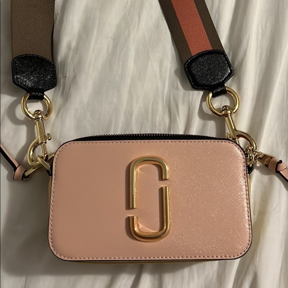 Marc Jacob’s camera bag crossbody